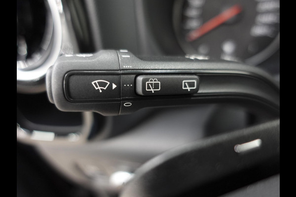 Mercedes-Benz Vito 114 CDI L2 Select Dubbele Cabine Trekhaak Navigatie Apple Carplay/Android Auto Camera Parkeersensoren Cruise Control Climate control Leder Lichtmetalen velgen Getinte ramen