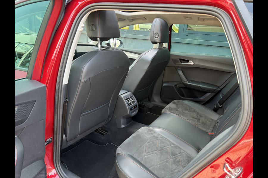 Seat Leon Sportstourer 1.5 eTSI FR Business SCHUIFDAK/LEDER/VIRTUAL/TREKH.WEGKLAPBAAR