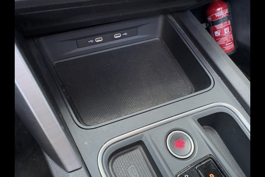 Seat Leon Sportstourer 1.5 eTSI FR Business SCHUIFDAK/LEDER/VIRTUAL/TREKH.WEGKLAPBAAR