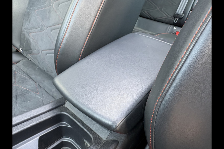 Seat Leon Sportstourer 1.5 eTSI FR Business SCHUIFDAK/LEDER/VIRTUAL/TREKH.WEGKLAPBAAR