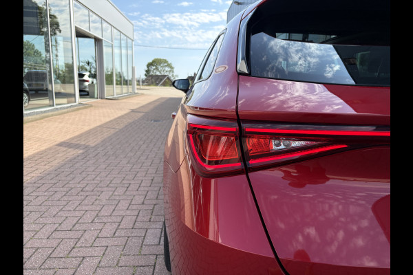 Seat Leon Sportstourer 1.5 eTSI FR Business SCHUIFDAK/LEDER/VIRTUAL/TREKH.WEGKLAPBAAR