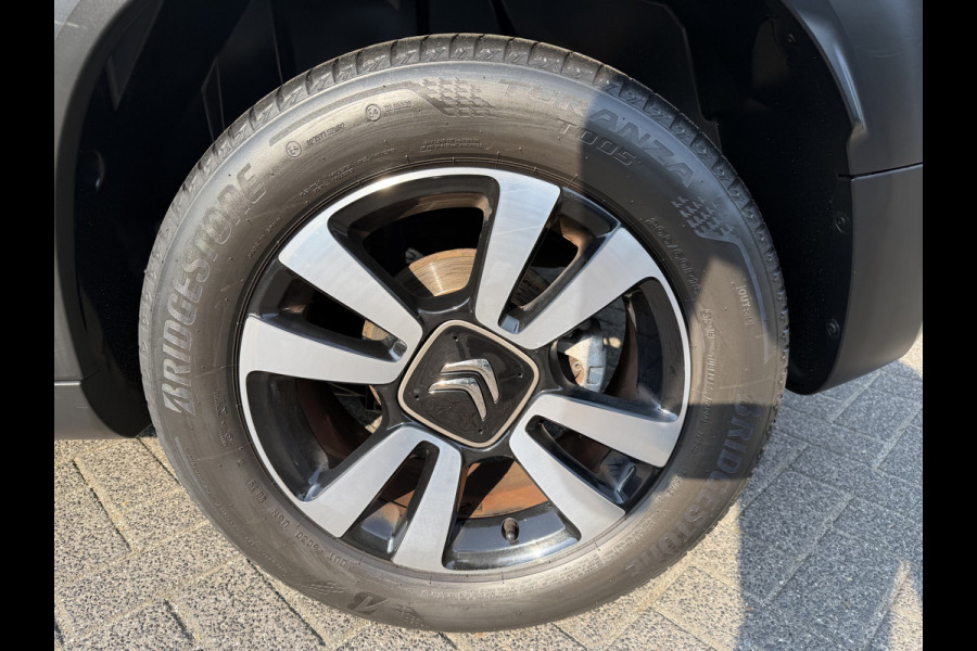 Citroën C3 Aircross 110pk Shine (Elektrisch Schuifdak - trekhaak - Camera - Parkeersensoren V+A - Automatische Airco - Navigatie - Apple carplay)