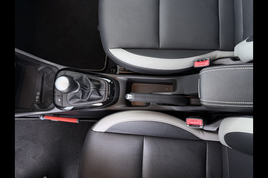 Kia Picanto 1.0 DPI GT-Line - Climate Control - Cruise Control - Navigatie - Apple Carplay / Android Auto - Lederen bekleding - Fabrieksgarantie tot 01-2032