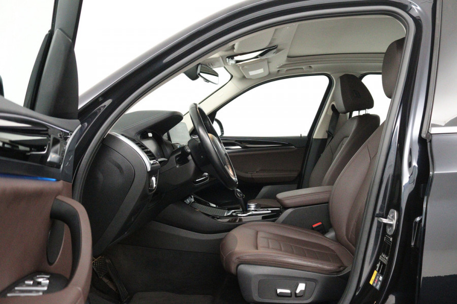 BMW iX3 Executive 80 kWh SOH 96% (PANORAMADAK, SFEERVERLICHTING, ADAPTIVE CRUISE, AUTOPILOT, STOELVERWARMING, 1e EIGENAAR)