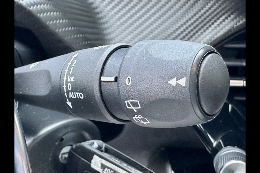 Peugeot 2008 1.2 Hybrid 145 Style Automaat | Apple/Android CarPlay