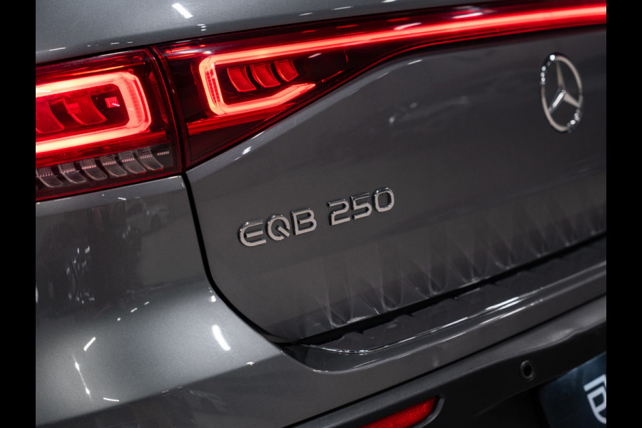 Mercedes-Benz EQB 250 AMG Line 67 kWh, Night Pakket, Wide Screen, Ambiënte Light, Apple Carplay, Navi, Camera, Cruise, Clima,