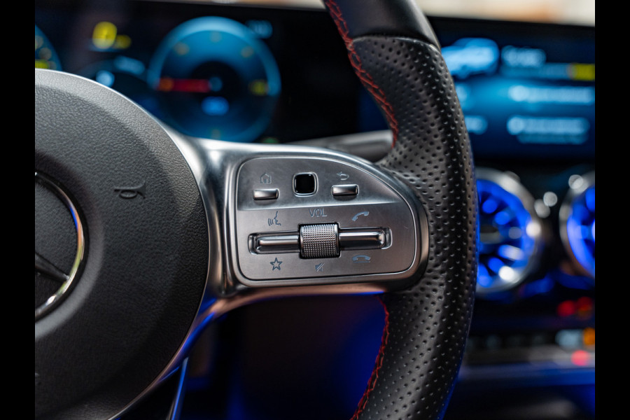 Mercedes-Benz EQB 250 AMG Line 67 kWh, Night Pakket, Wide Screen, Ambiënte Light, Apple Carplay, Navi, Camera, Cruise, Clima,