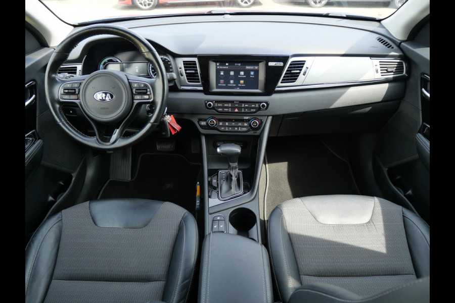 Kia Niro 1.6 GDi Hybrid Design Edition | Schuif kantel dak | Stoel en stuur verwarming | Trekhaak | Navigatie | Cruise Control | lichtmetalen velgen 18 inch