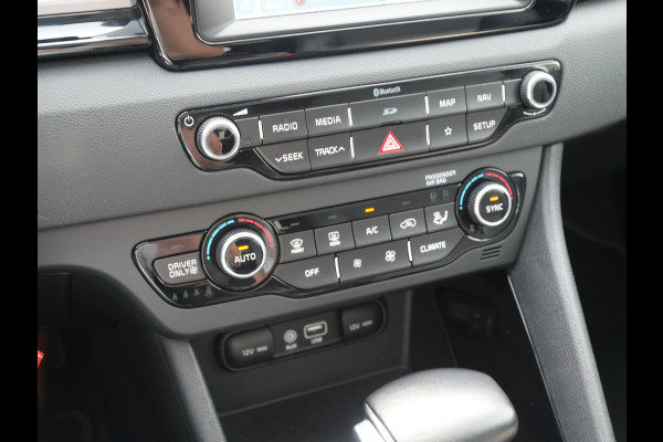 Kia Niro 1.6 GDi Hybrid Design Edition | Schuif kantel dak | Stoel en stuur verwarming | Trekhaak | Navigatie | Cruise Control | lichtmetalen velgen 18 inch