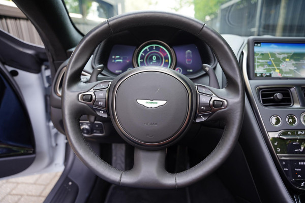 Aston Martin DB11 Volante 4.0 V8 / B&O Advanced / Dealer Serviced
