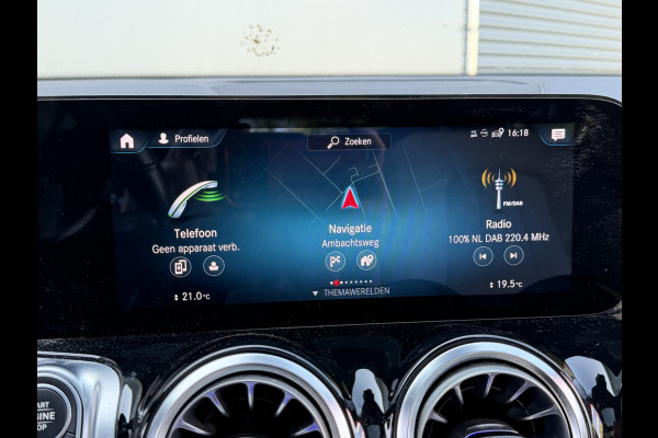 Mercedes-Benz Glb BWJ 2021 | 180 Bus Sol Luxury 7p. AUTOMAAT | PANO DAK | LEER | CAMERA | CLIMA | NAVI | STOELVERW | FULL LED | DIGI DASH |
