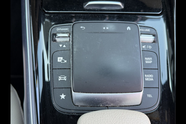 Mercedes-Benz Glb BWJ 2021 | 180 Bus Sol Luxury 7p. AUTOMAAT | PANO DAK | LEER | CAMERA | CLIMA | NAVI | STOELVERW | FULL LED | DIGI DASH |
