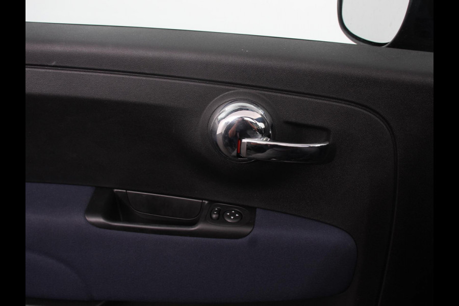 Fiat 500C 1.0 Hybrid Club Navigatie Apple Carplay/Android Auto Airco Cruise control Lichtmetalen velgen Elektrische ramen Parkeersensoren achter