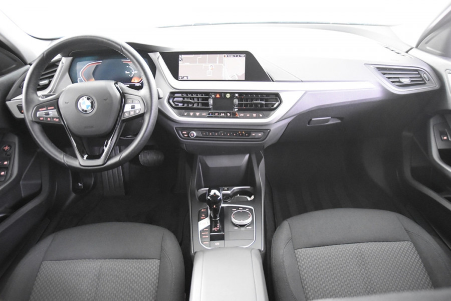 BMW 1-serie 116i *1ste Eigenaar*Navigatie*Stoelverwarming*18" M-Sport Velgen*