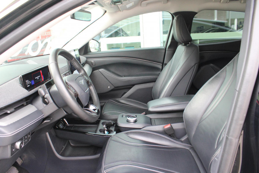 Ford Mustang Mach-E RWD 75 kWh | SOH 92,5% | B&O Audio | Technology Pack Plus | Panorama Dak | Volledig Lederen Interieur. |