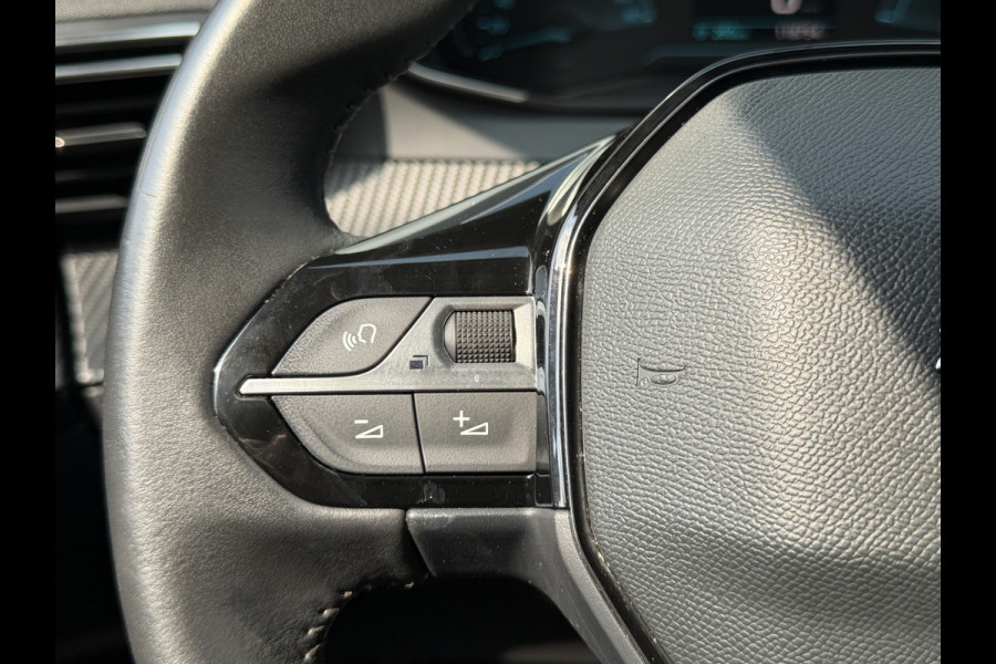 Peugeot e-2008 BWJ 2022 | EV 136PK Allure 50 kWh | LEDER/STOF | CLIMA | NAVI | CAMERA A | CARPLAY | PRIVACY GLASS | PDC |