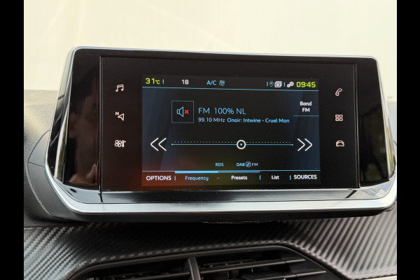 Peugeot e-2008 BWJ 2022 | EV 136PK Allure 50 kWh | LEDER/STOF | CLIMA | NAVI | CAMERA A | CARPLAY | PRIVACY GLASS | PDC |