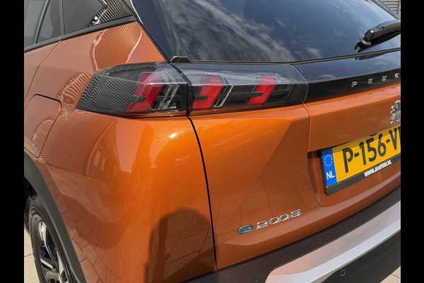 Peugeot e-2008 BWJ 2022 | EV 136PK Allure 50 kWh | LEDER/STOF | CLIMA | NAVI | CAMERA A | CARPLAY | PRIVACY GLASS | PDC |