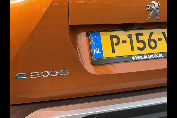 Peugeot e-2008 BWJ 2022 | EV 136PK Allure 50 kWh | LEDER/STOF | CLIMA | NAVI | CAMERA A | CARPLAY | PRIVACY GLASS | PDC |