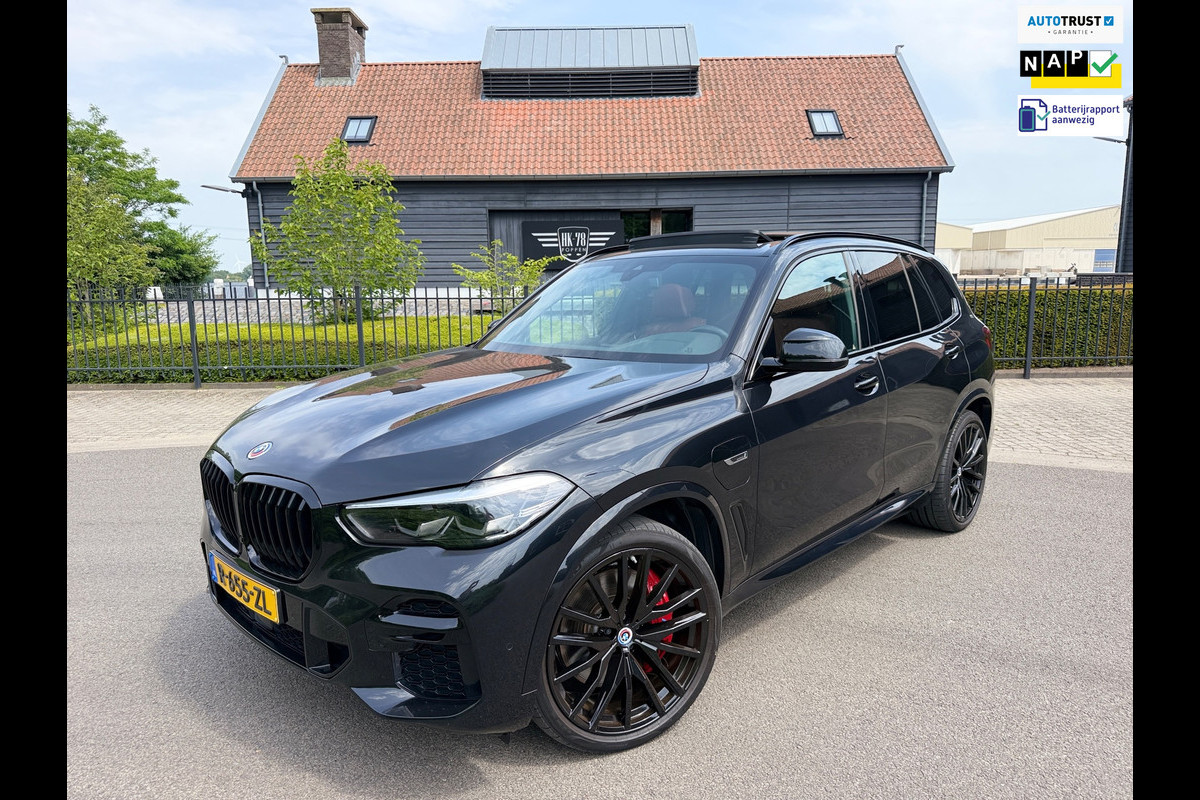 BMW X5 X-Drive 45e High-Exe M-50 Jaar Edition Panoramadak Luchtvering 22"Lm Org-Ned Dealer Auto