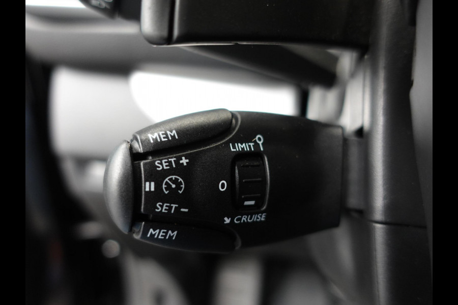 Opel Vivaro 2.0 BlueHDi 145PK Automaat L3H1 Airco Cruise Navigatie Trekhaak