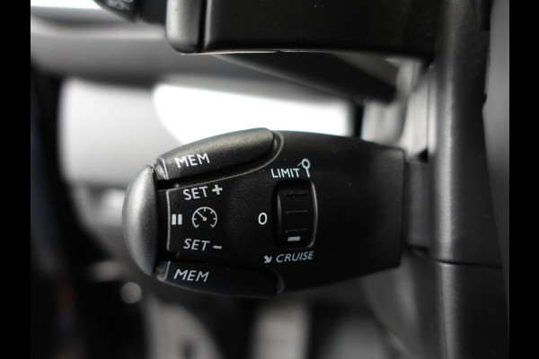 Opel Vivaro 2.0 BlueHDi 145PK Automaat L3H1 Airco Cruise Navigatie Trekhaak