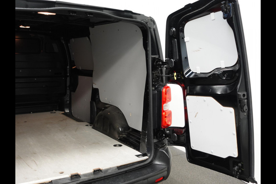 Opel Vivaro 2.0 BlueHDi 145PK Automaat L3H1 Airco Cruise Navigatie Trekhaak