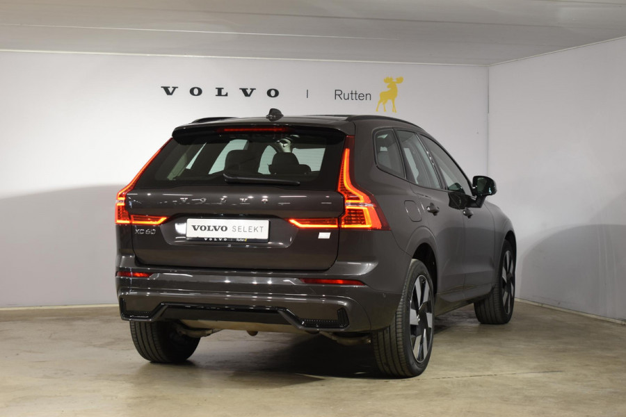 Volvo XC60 T6 350PK Automaat Plug-in Hybrid AWD Ultimate Dark / Luchtvering / Bowers & Wilkins / 360 Camera / Adaptieve Cruise Control / Stuur & Stoelverwarming / Elektr. Achterklep / Schuifdak / Trekhaak
