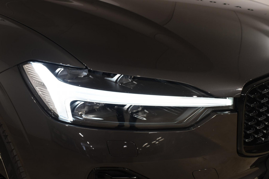 Volvo XC60 T6 350PK Automaat Plug-in Hybrid AWD Ultimate Dark / Luchtvering / Bowers & Wilkins / 360 Camera / Adaptieve Cruise Control / Stuur & Stoelverwarming / Elektr. Achterklep / Schuifdak / Trekhaak