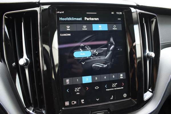 Volvo XC60 T6 350PK Automaat Plug-in Hybrid AWD Ultimate Dark / Luchtvering / Bowers & Wilkins / 360 Camera / Adaptieve Cruise Control / Stuur & Stoelverwarming / Elektr. Achterklep / Schuifdak / Trekhaak