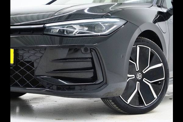 Volkswagen Passat Variant 1.5 eHybrid R-Line | 5 Jaar Garantie | Leder | Panoramadak | Stoelventilatie | Trekhaak | Harman/Kardon | Massage | 360