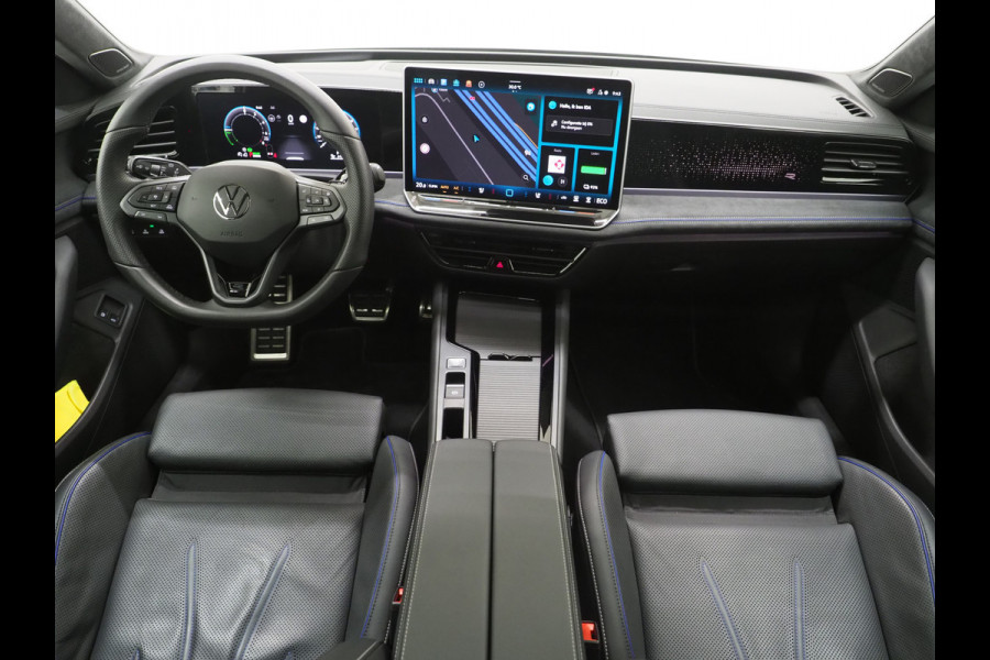 Volkswagen Passat Variant 1.5 eHybrid R-Line | 5 Jaar Garantie | Leder | Panoramadak | Stoelventilatie | Trekhaak | Harman/Kardon | Massage | 360