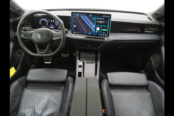 Volkswagen Passat Variant 1.5 eHybrid R-Line | 5 Jaar Garantie | Leder | Panoramadak | Stoelventilatie | Trekhaak | Harman/Kardon | Massage | 360