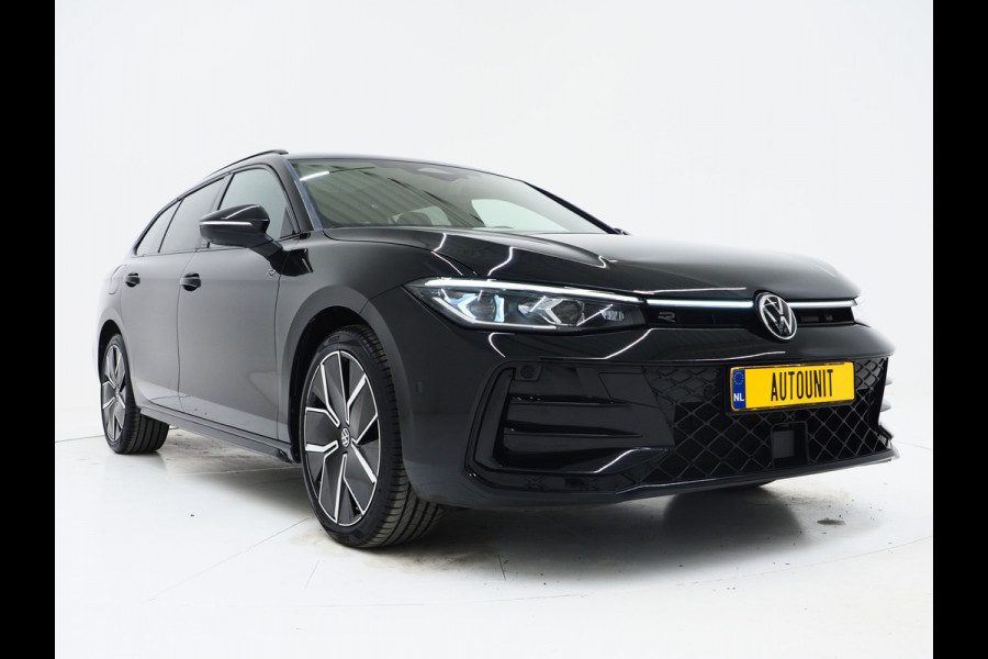 Volkswagen Passat Variant 1.5 eHybrid R-Line | 5 Jaar Garantie | Leder | Panoramadak | Stoelventilatie | Trekhaak | Harman/Kardon | Massage | 360
