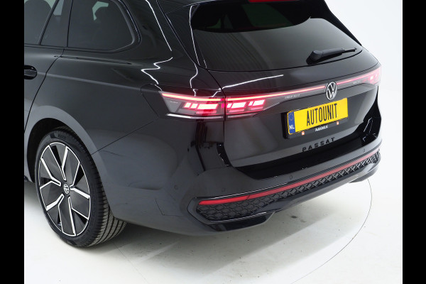 Volkswagen Passat Variant 1.5 eHybrid R-Line | 5 Jaar Garantie | Leder | Panoramadak | Stoelventilatie | Trekhaak | Harman/Kardon | Massage | 360