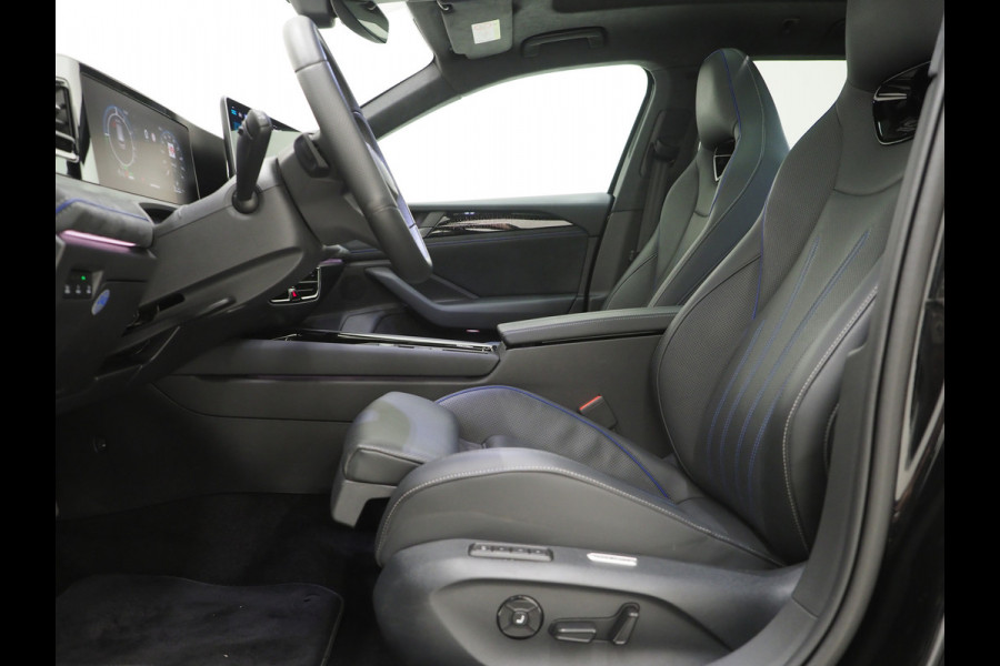 Volkswagen Passat Variant 1.5 eHybrid R-Line | 5 Jaar Garantie | Leder | Panoramadak | Stoelventilatie | Trekhaak | Harman/Kardon | Massage | 360