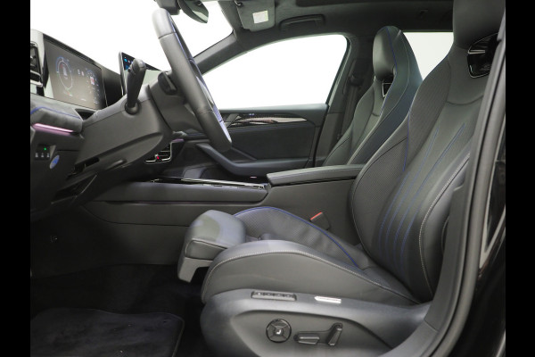 Volkswagen Passat Variant 1.5 eHybrid R-Line | 5 Jaar Garantie | Leder | Panoramadak | Stoelventilatie | Trekhaak | Harman/Kardon | Massage | 360