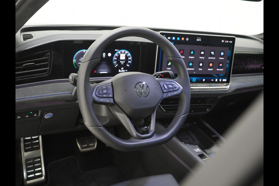 Volkswagen Passat Variant 1.5 eHybrid R-Line | 5 Jaar Garantie | Leder | Panoramadak | Stoelventilatie | Trekhaak | Harman/Kardon | Massage | 360