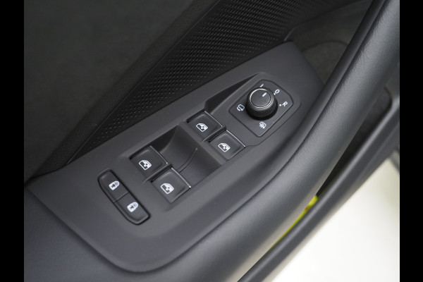 Volkswagen Passat Variant 1.5 eHybrid R-Line | 5 Jaar Garantie | Leder | Panoramadak | Stoelventilatie | Trekhaak | Harman/Kardon | Massage | 360