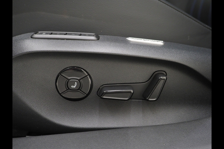 Volkswagen Passat Variant 1.5 eHybrid R-Line | 5 Jaar Garantie | Leder | Panoramadak | Stoelventilatie | Trekhaak | Harman/Kardon | Massage | 360