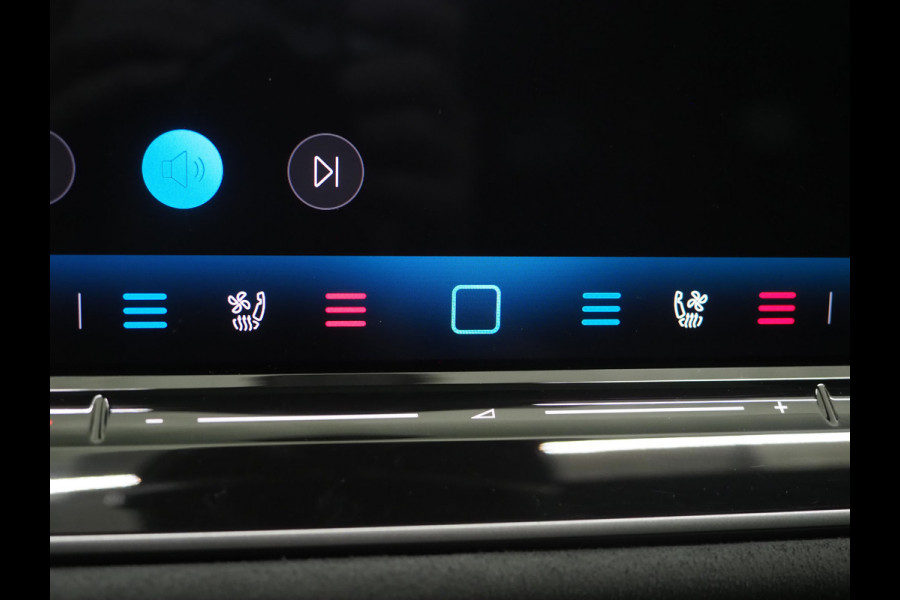 Volkswagen Passat Variant 1.5 eHybrid R-Line | 5 Jaar Garantie | Leder | Panoramadak | Stoelventilatie | Trekhaak | Harman/Kardon | Massage | 360