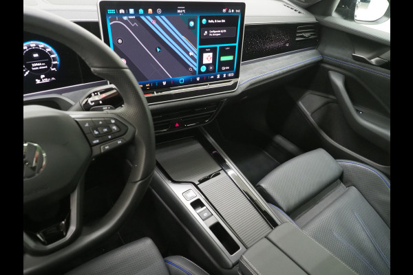 Volkswagen Passat Variant 1.5 eHybrid R-Line | 5 Jaar Garantie | Leder | Panoramadak | Stoelventilatie | Trekhaak | Harman/Kardon | Massage | 360
