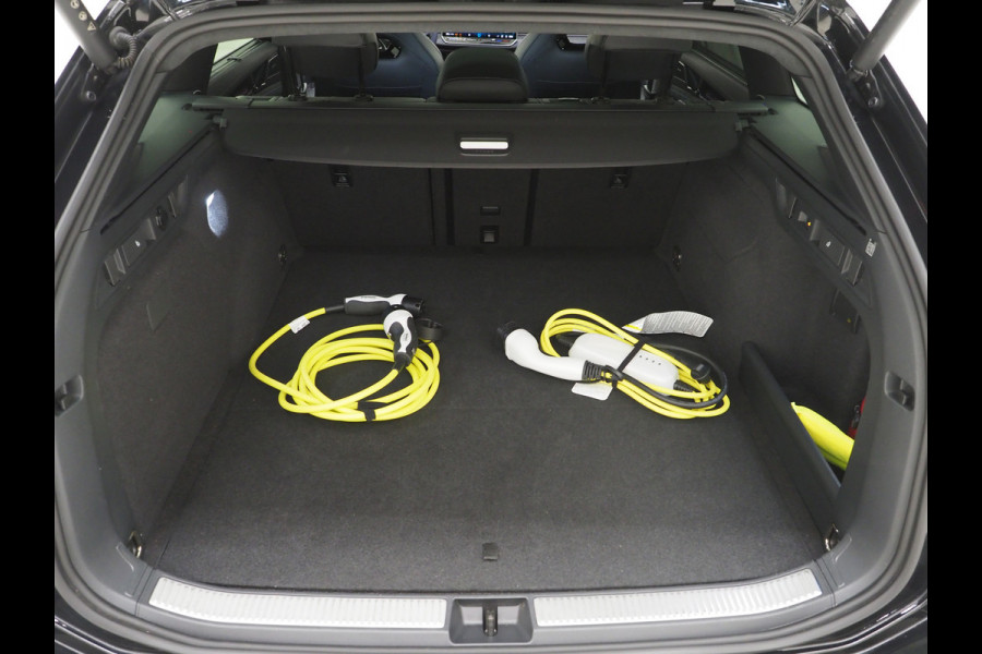 Volkswagen Passat Variant 1.5 eHybrid R-Line | 5 Jaar Garantie | Leder | Panoramadak | Stoelventilatie | Trekhaak | Harman/Kardon | Massage | 360