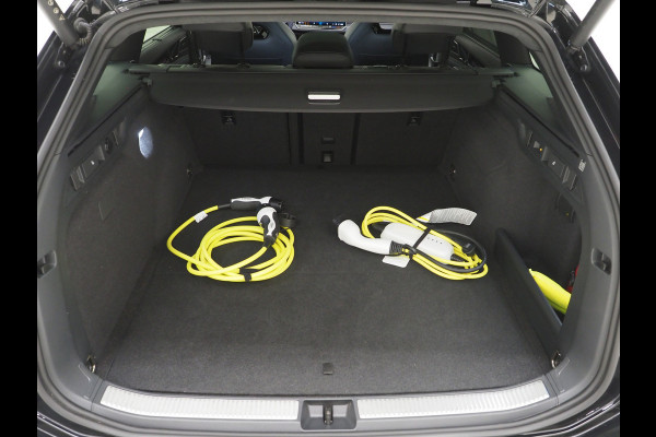 Volkswagen Passat Variant 1.5 eHybrid R-Line | 5 Jaar Garantie | Leder | Panoramadak | Stoelventilatie | Trekhaak | Harman/Kardon | Massage | 360