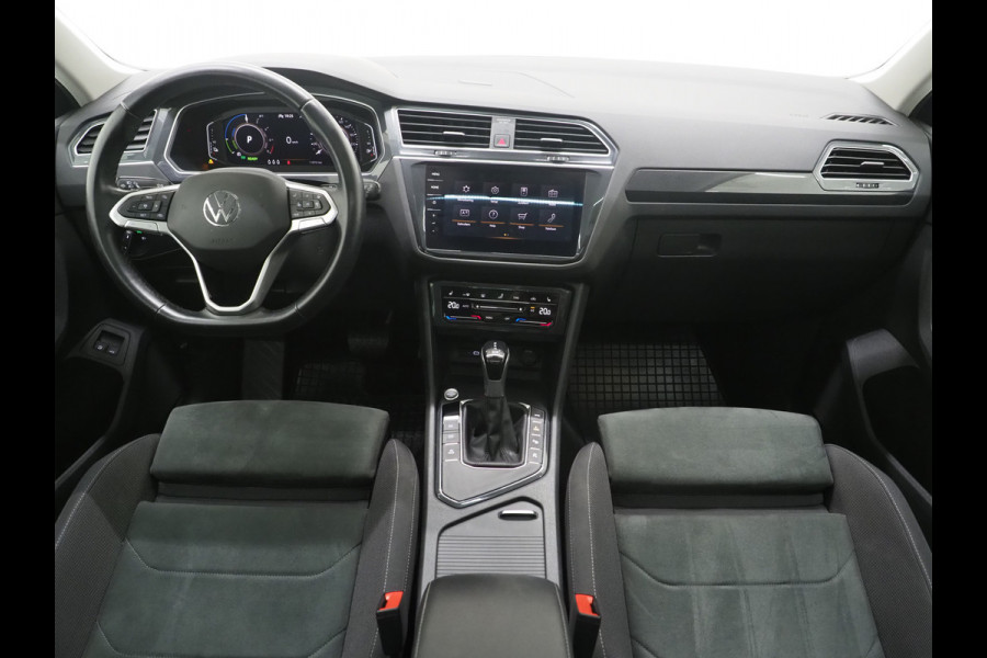 Volkswagen Tiguan 1.4 TSI eHybrid Elegance | Panoramadak | Trekhaak | Massage | 360 | Sfeerlicht | Dodehoek | Matrix | Carplay