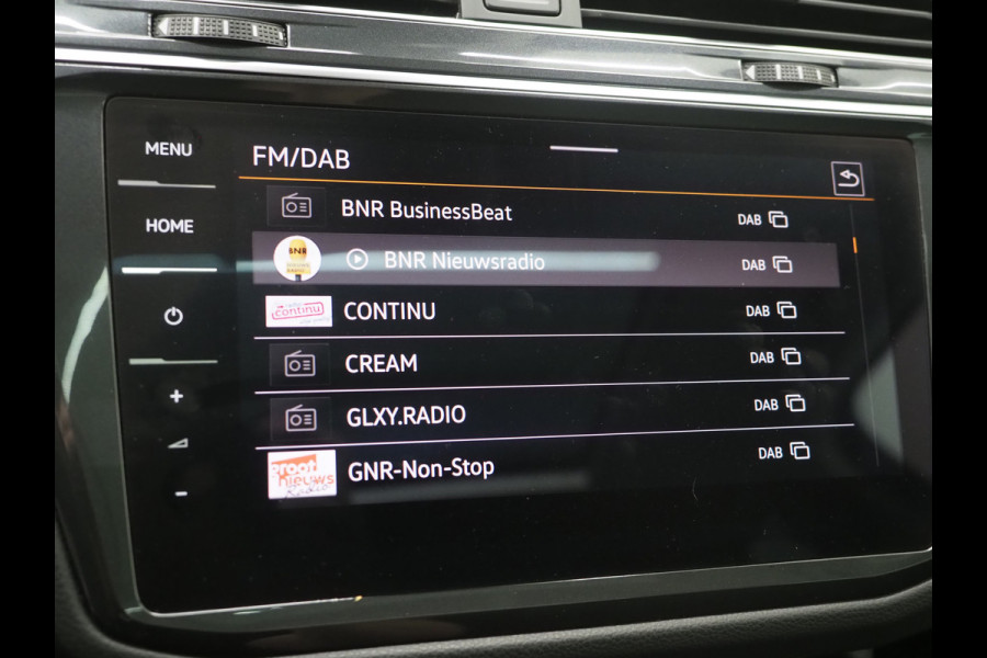 Volkswagen Tiguan 1.4 TSI eHybrid Elegance | Panoramadak | Trekhaak | Massage | 360 | Sfeerlicht | Dodehoek | Matrix | Carplay