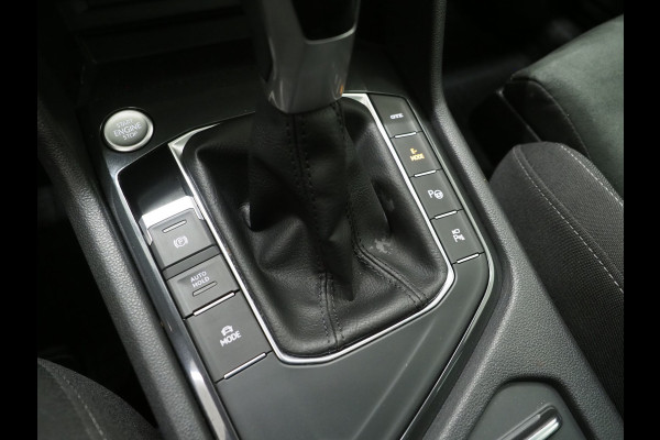 Volkswagen Tiguan 1.4 TSI eHybrid Elegance | Panoramadak | Trekhaak | Massage | 360 | Sfeerlicht | Dodehoek | Matrix | Carplay