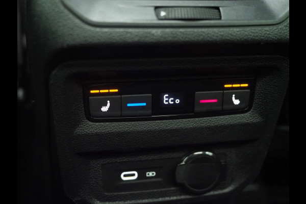 Volkswagen Tiguan 1.4 TSI eHybrid Elegance | Panoramadak | Trekhaak | Massage | 360 | Sfeerlicht | Dodehoek | Matrix | Carplay