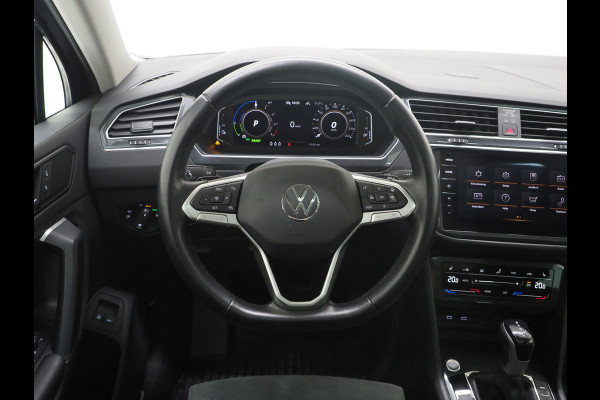 Volkswagen Tiguan 1.4 TSI eHybrid Elegance | Panoramadak | Trekhaak | Massage | 360 | Sfeerlicht | Dodehoek | Matrix | Carplay