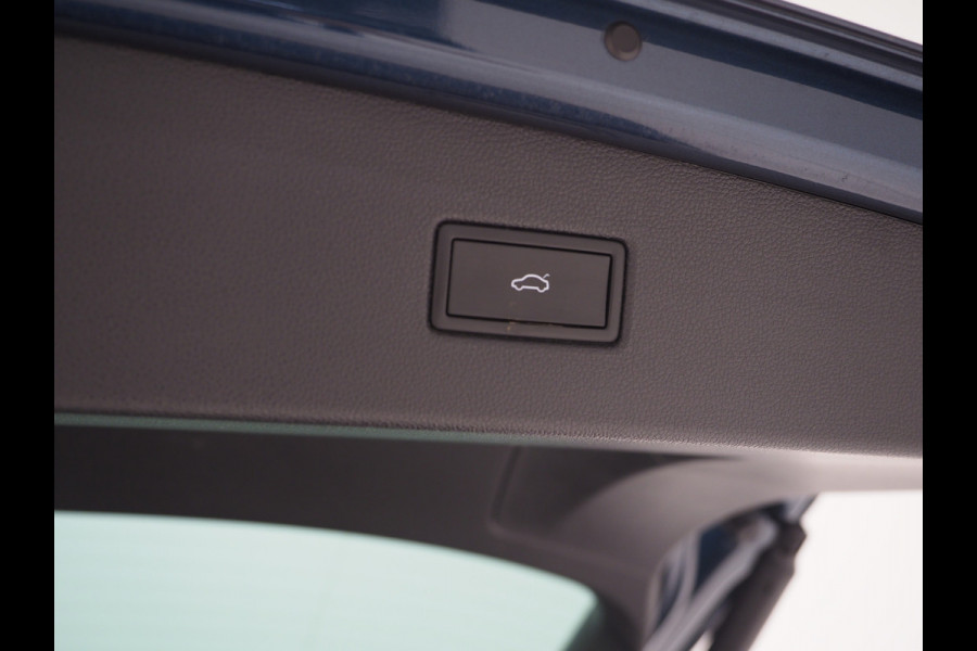 Volkswagen Tiguan 1.4 TSI eHybrid Elegance | Panoramadak | Trekhaak | Massage | 360 | Sfeerlicht | Dodehoek | Matrix | Carplay